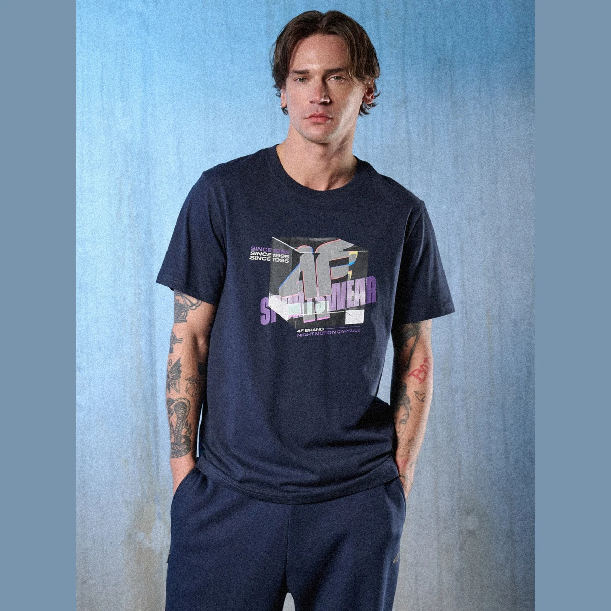 T-shirt regular s potlačou pánsky - tmavomodrý · záber 5
