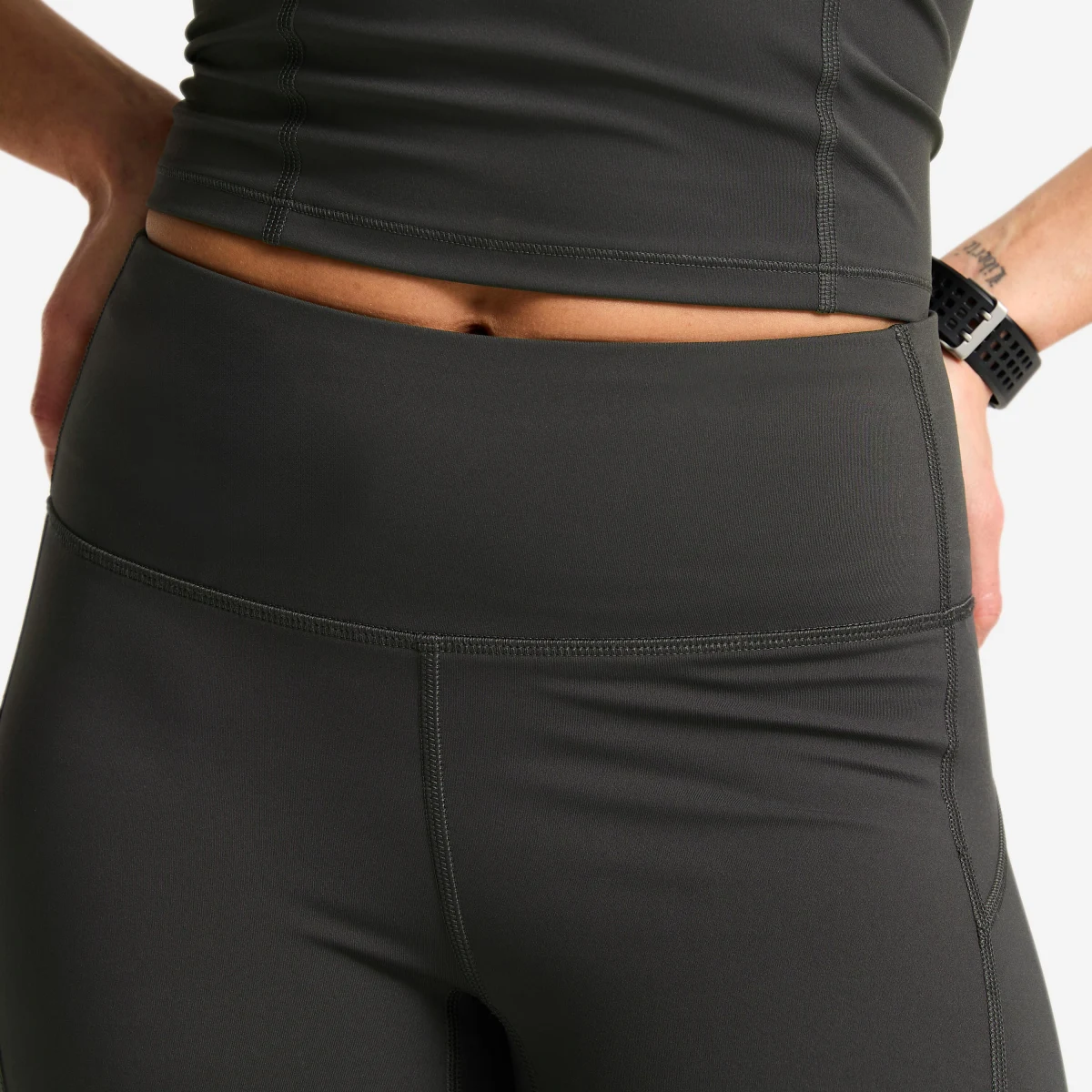 DOMYOS Dámske fitness legíny Shape s vysokým pásom tvarujúce tmavosivé S (W28 L31) · záber 2