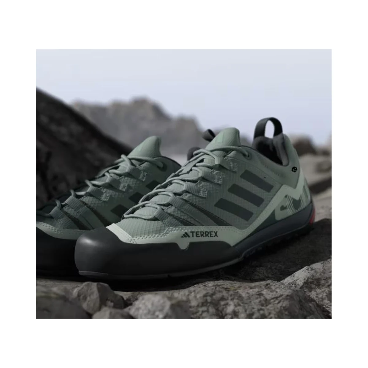 Pánská nízká turistická obuv ADIDAS Terrex Swift Solo 2.0 silver green legend ivy linen green · záber 2