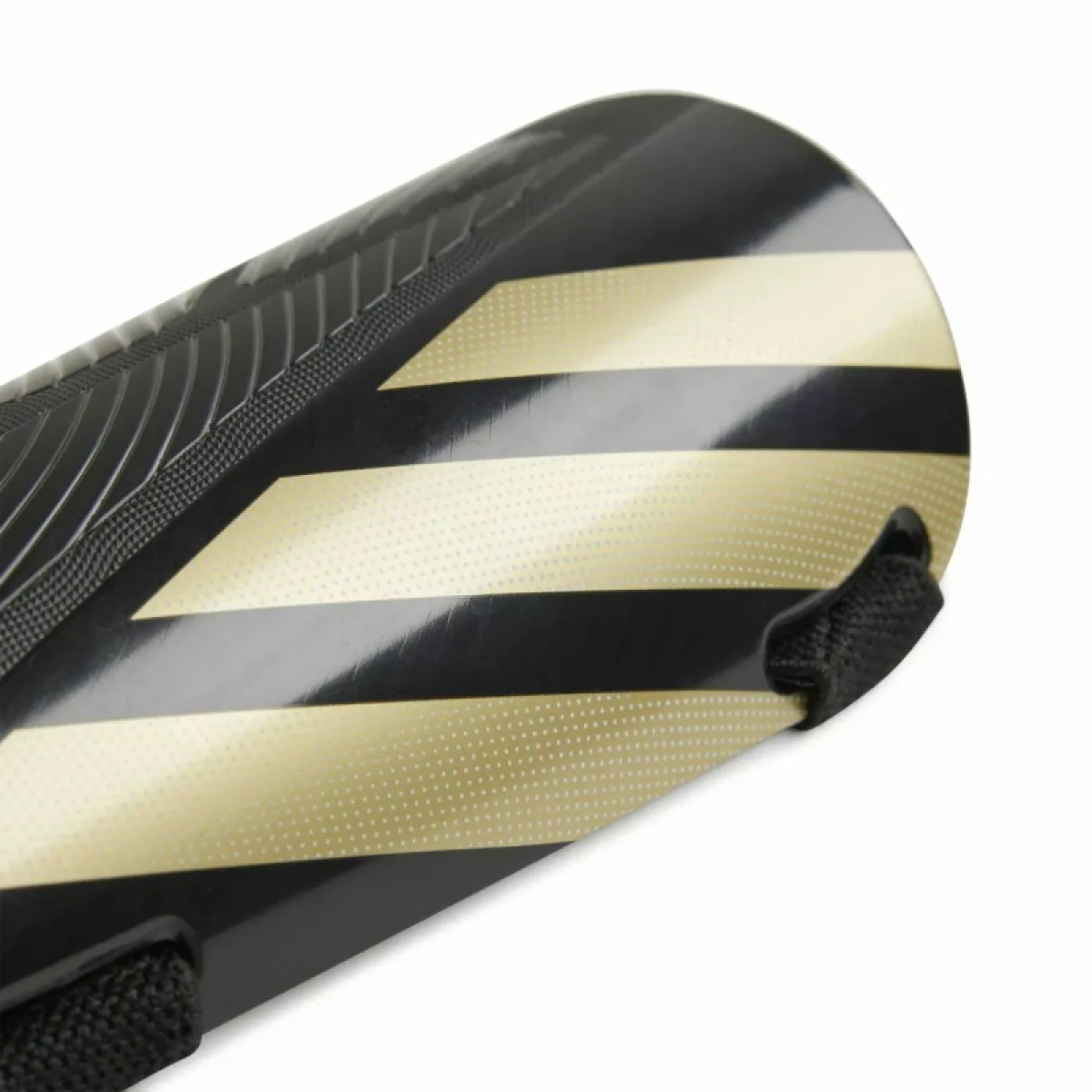 Futbalový chránič ADIDAS TIRO SG TRN J ART 1 · záber 2