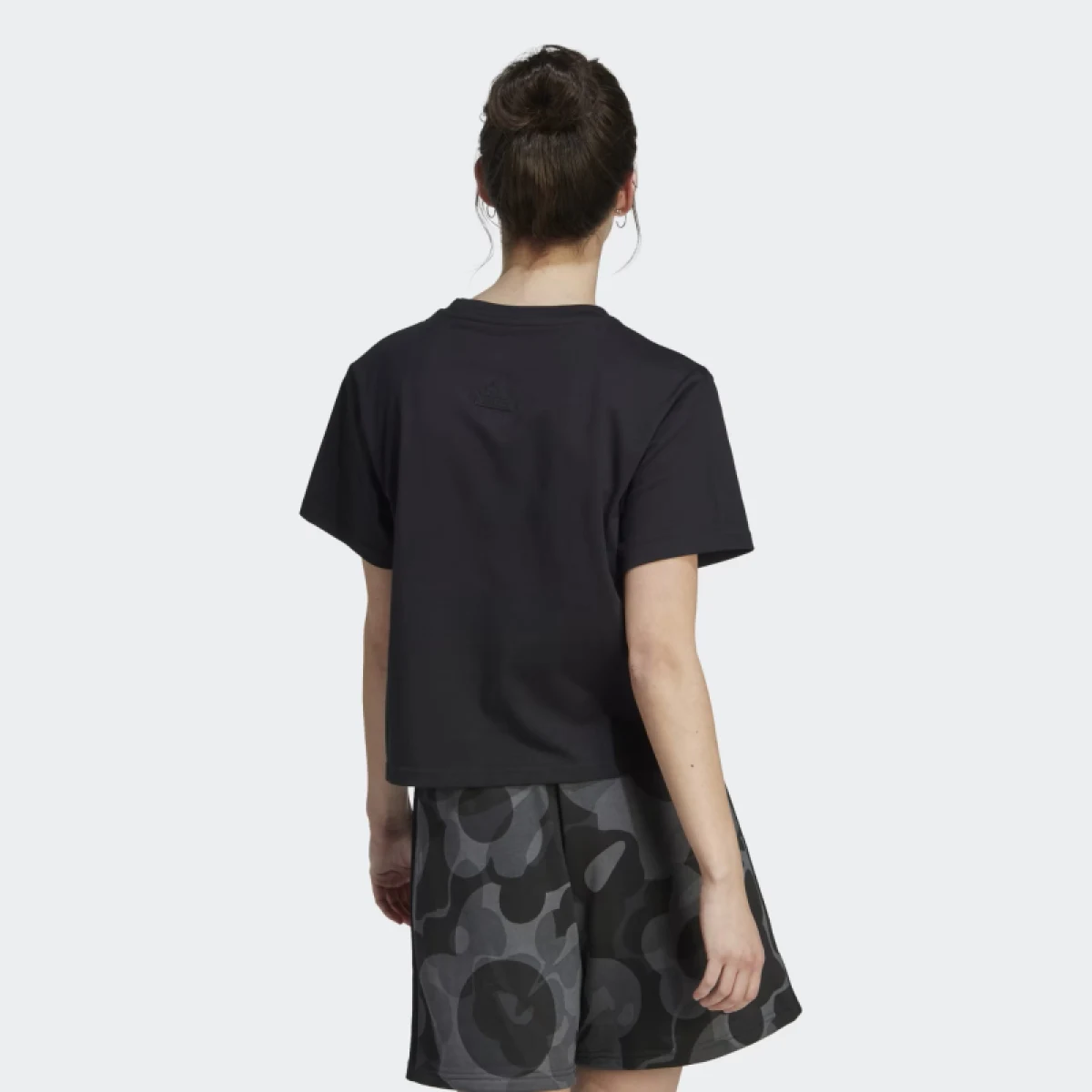 Dámské tričko s krátkým rukávem ADIDAS W ICONS TEE CRO-IM4255-black · záber 3