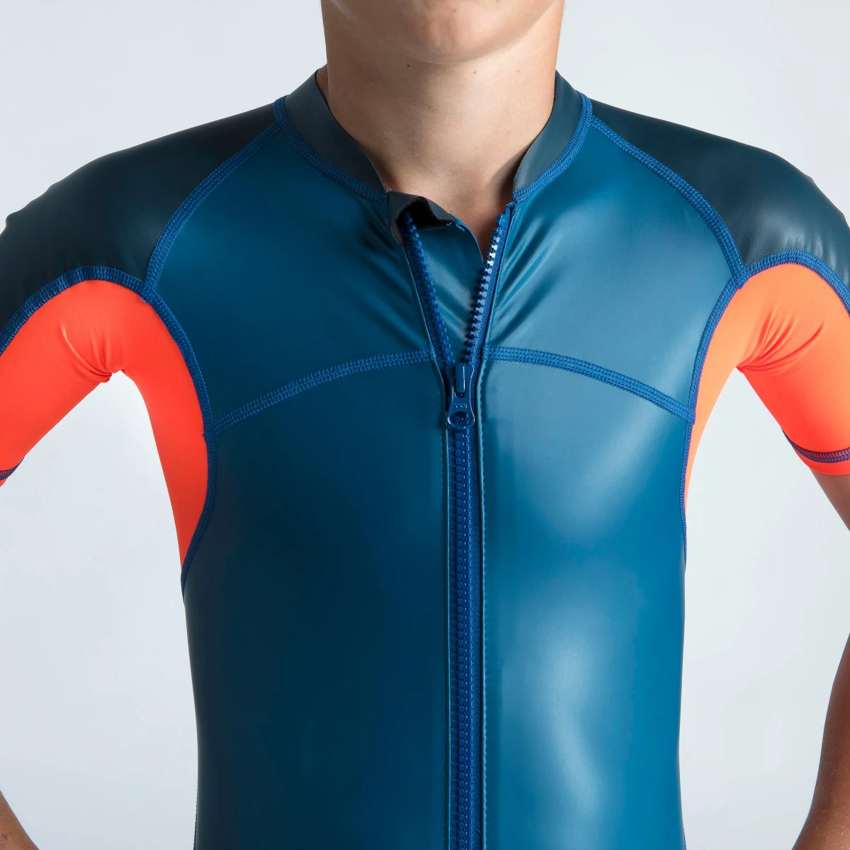 DECATHLON Chlapčenská plavecká kombinéza Kloupi modro-červená 5-6 r (113-122 cm) · záber 2