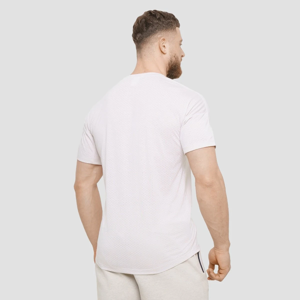 GymBeam Triko Agile Desert - Velikost: XXL | Barva: Béžová | Hmotnost: 0,16 kg | Balení: 40 · záber 3