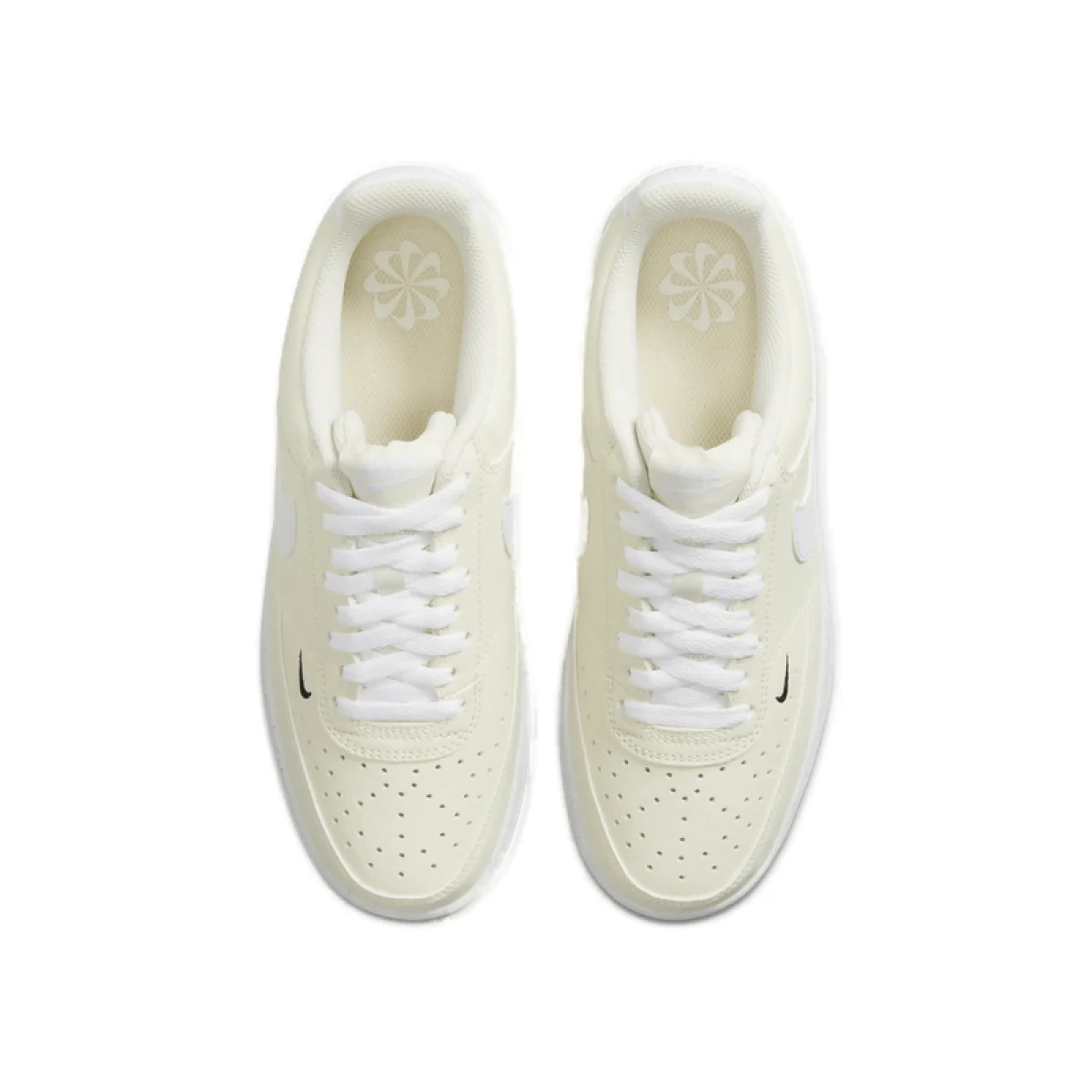 Dámská vycházková obuv NIKE Court Vision Low Next Nature white pale ivory black · záber 4