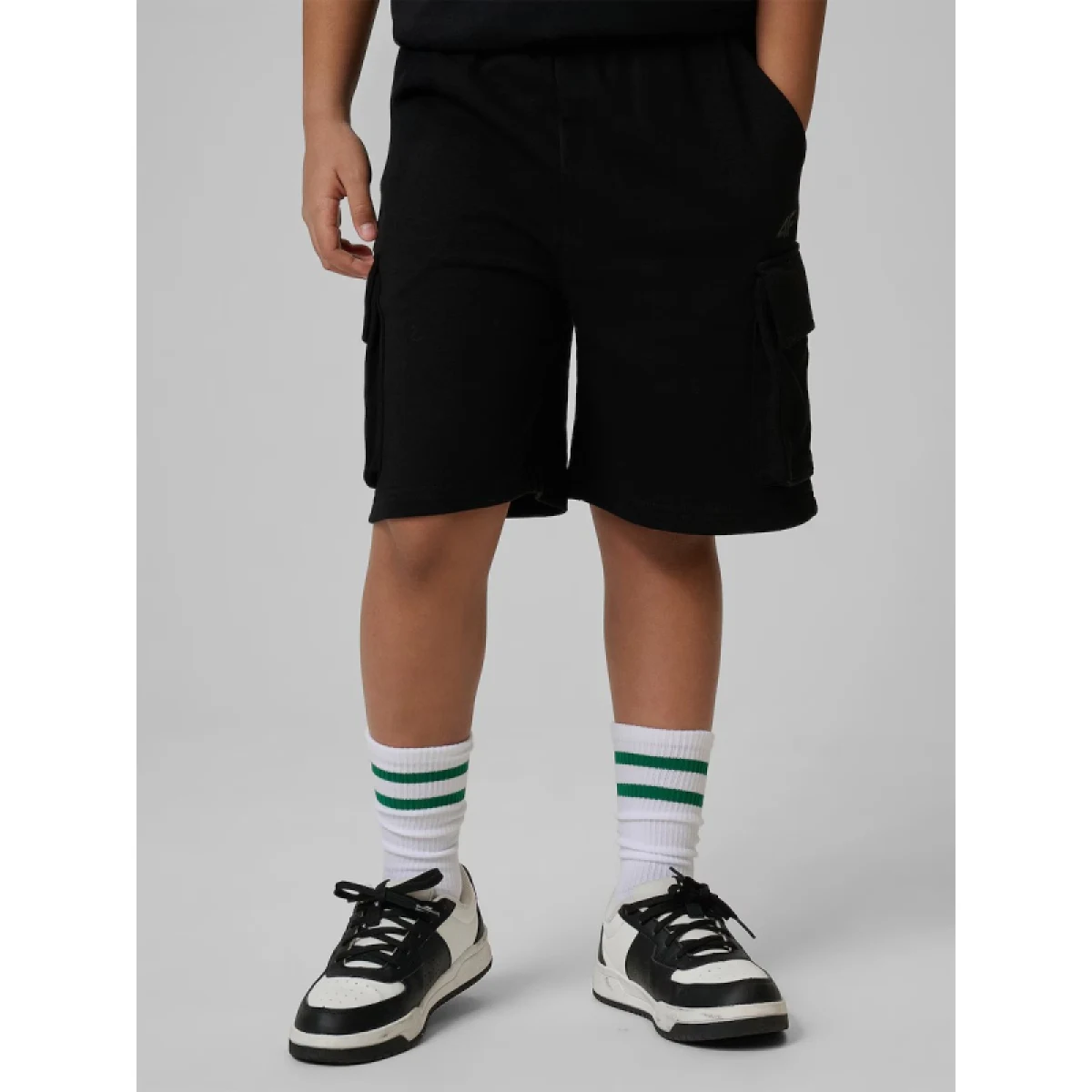 Chlapčenské kraťasy 4F JUNIOR SHORTS CAS M785-20S-DEEP BLACK · záber 2