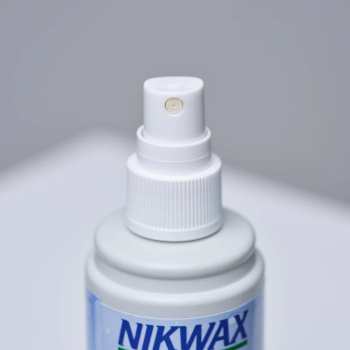 NIKWAX NIKWAX Impregnačný sprej na kožu a textil bez · záber 2