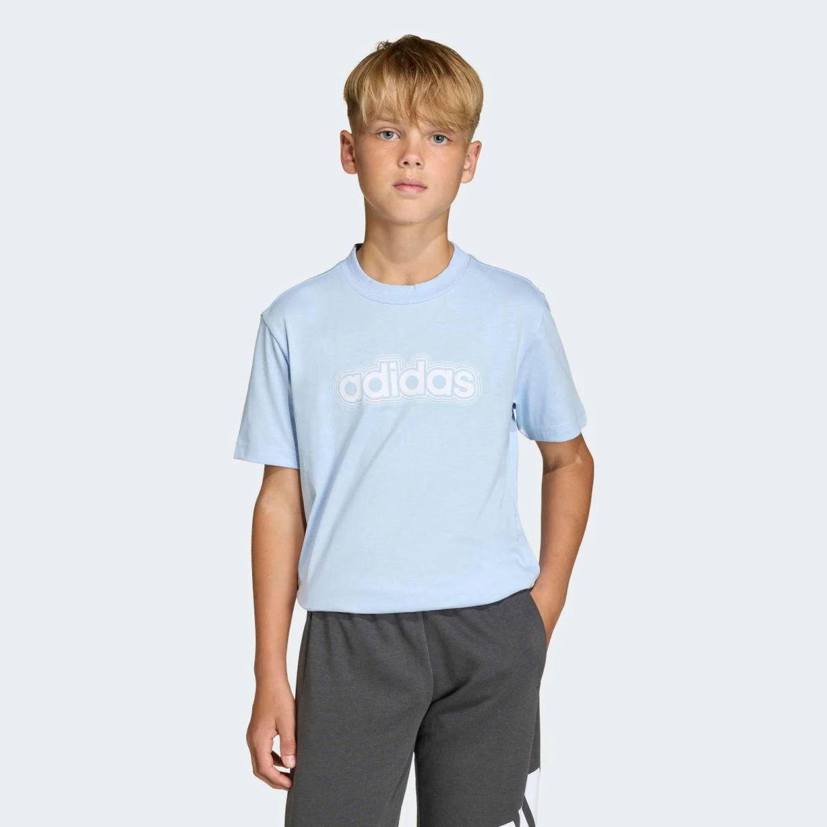 ADIDAS ADIDAS detské bavlnené tričko svetlomodré 7-8 r (128 cm) · záber 1