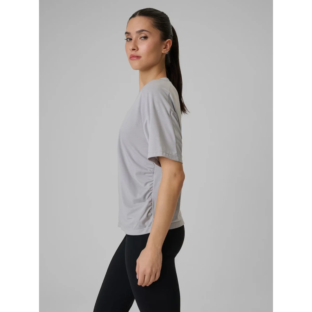 Dámské tréninkové tričko s krátkým rukávem 4F TSHIRT FNK F1811-27S-COLD LIGHT GREY · záber 3