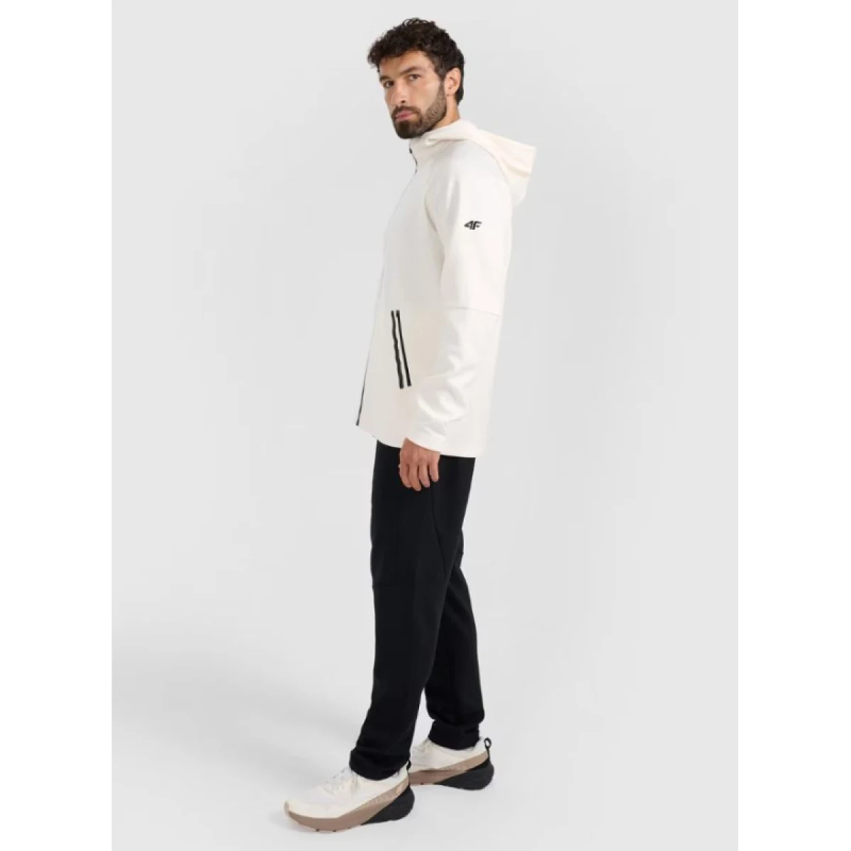 Pánské tepláky 4F TROUSERS CAS M1194-WAW25TTROM1194-20S-DEEP BLACK · záber 4