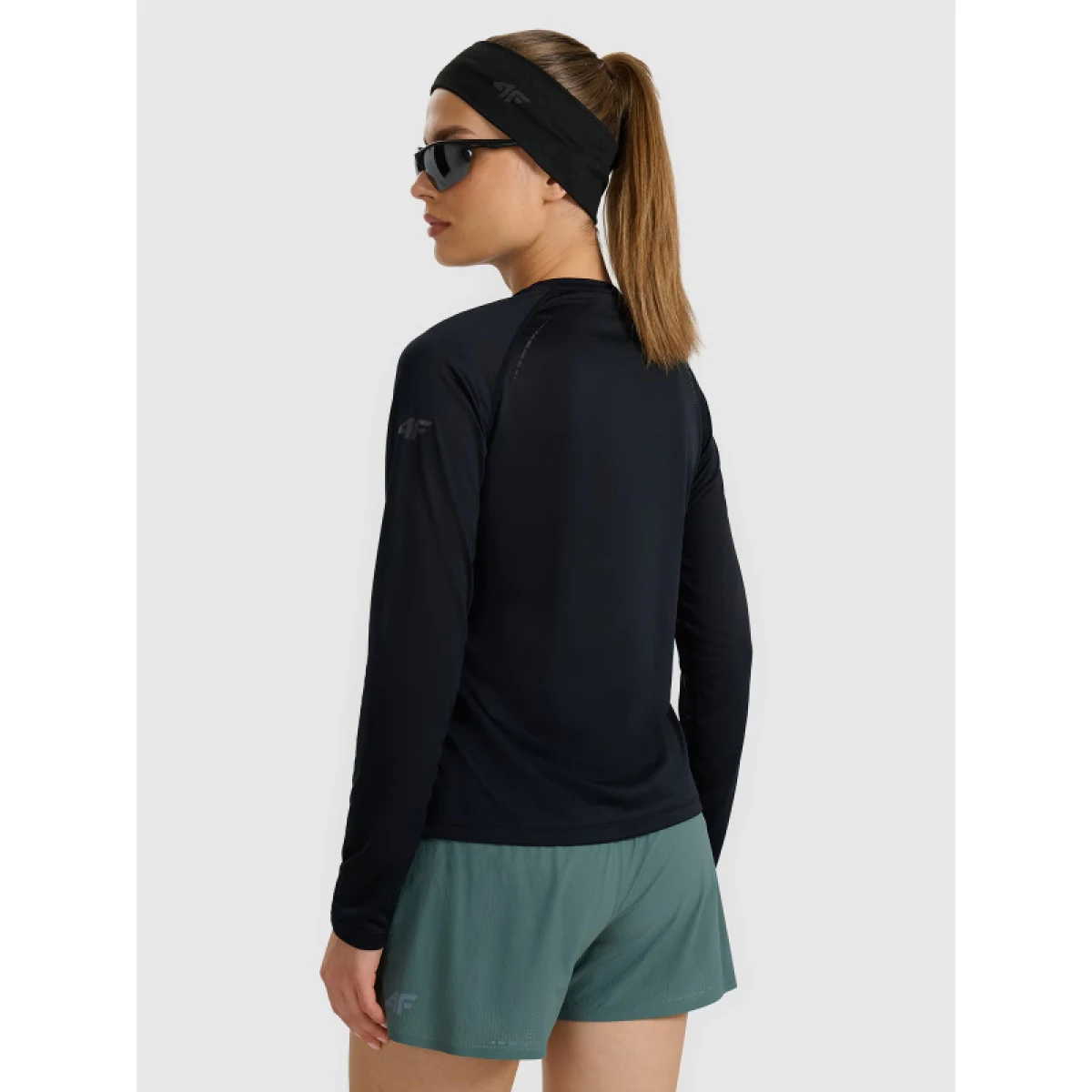 Dámské běžecké tričko s dlouhým rukávem 4F LONGSLEEVE FNK F415-WAW25TFLOF415-20S-DEEP BLACK · záber 4