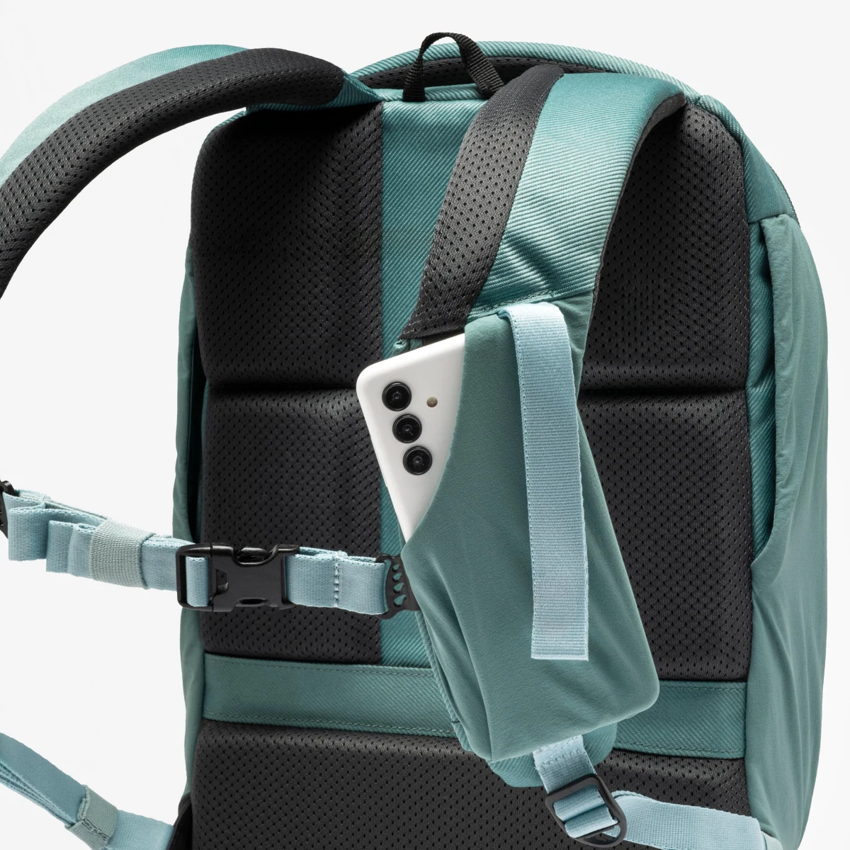 QUECHUA Turistický batoh Escape 500 16 l zelený 17 l · záber 2