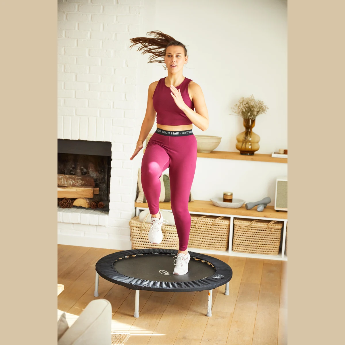 DOMYOS TRAMPOLÍNA TRAMPO100 NA FITNESS bez · záber 2