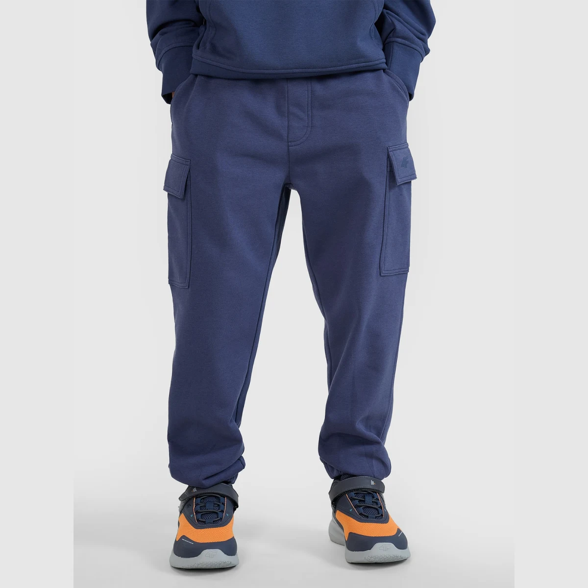 Chlapecké tepláky 4F JUNIOR TROUSERS CAS M0964-22S-ANTHRACITE · záber 2