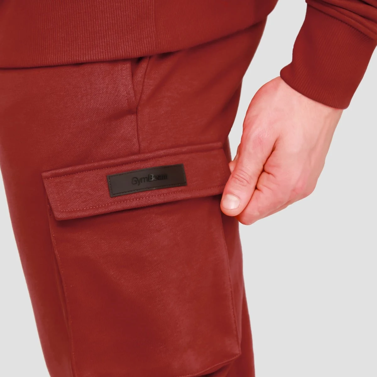 GymBeam Utility Joggers Red - Barva: Červená | Hmotnost: 0,7 kg · záber 2