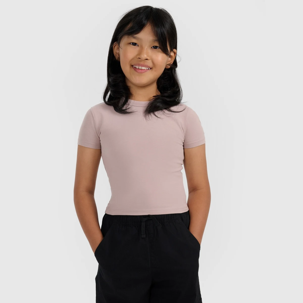 Dívčí slim crop top hladký - hnědý · záber 1