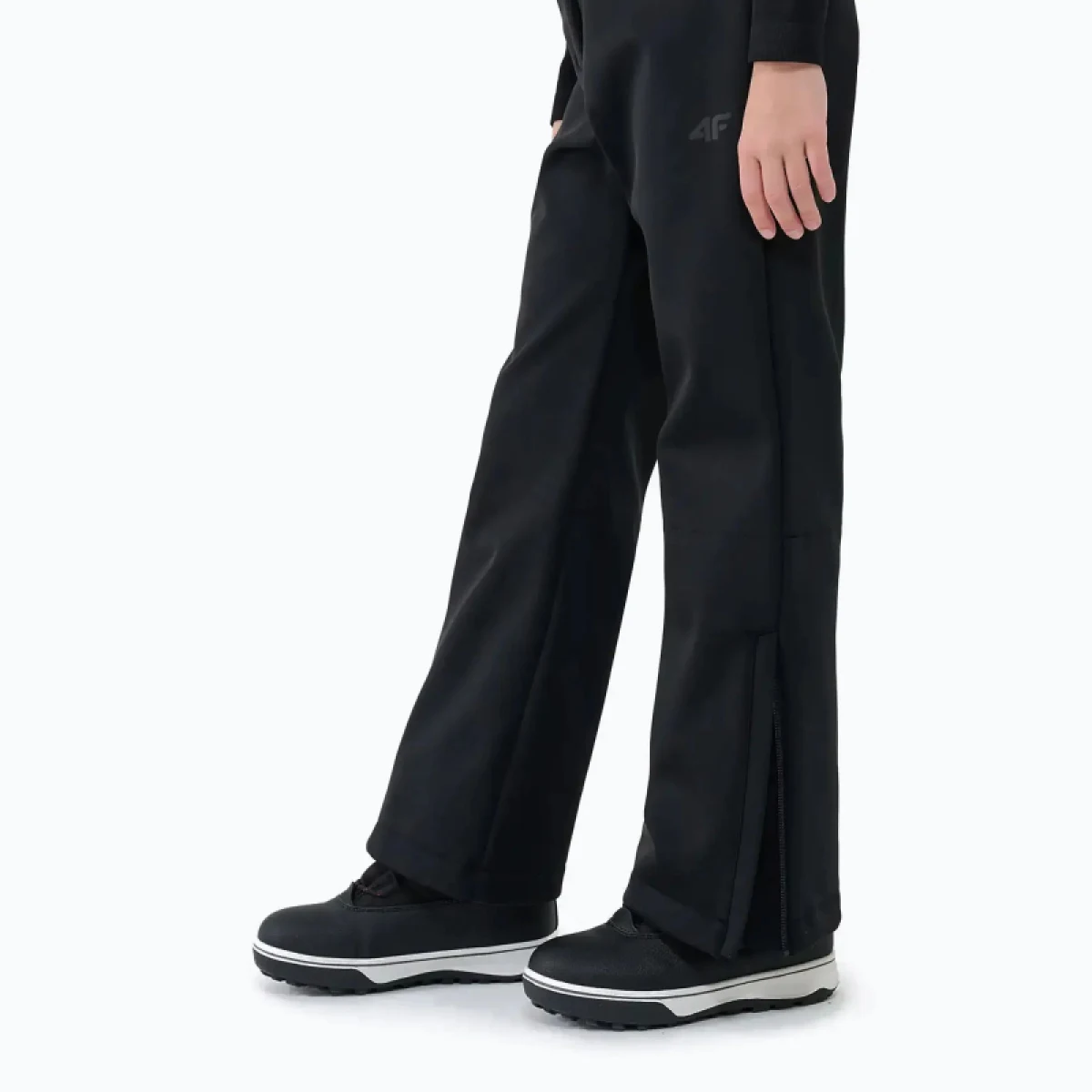 Dievčenské lyžiarske softshellové nohavice 4F JUNIOR TROUSERS FNK F0952-4FJWAW25TFTRF0952-20S-DEEP BLACK · záber 3