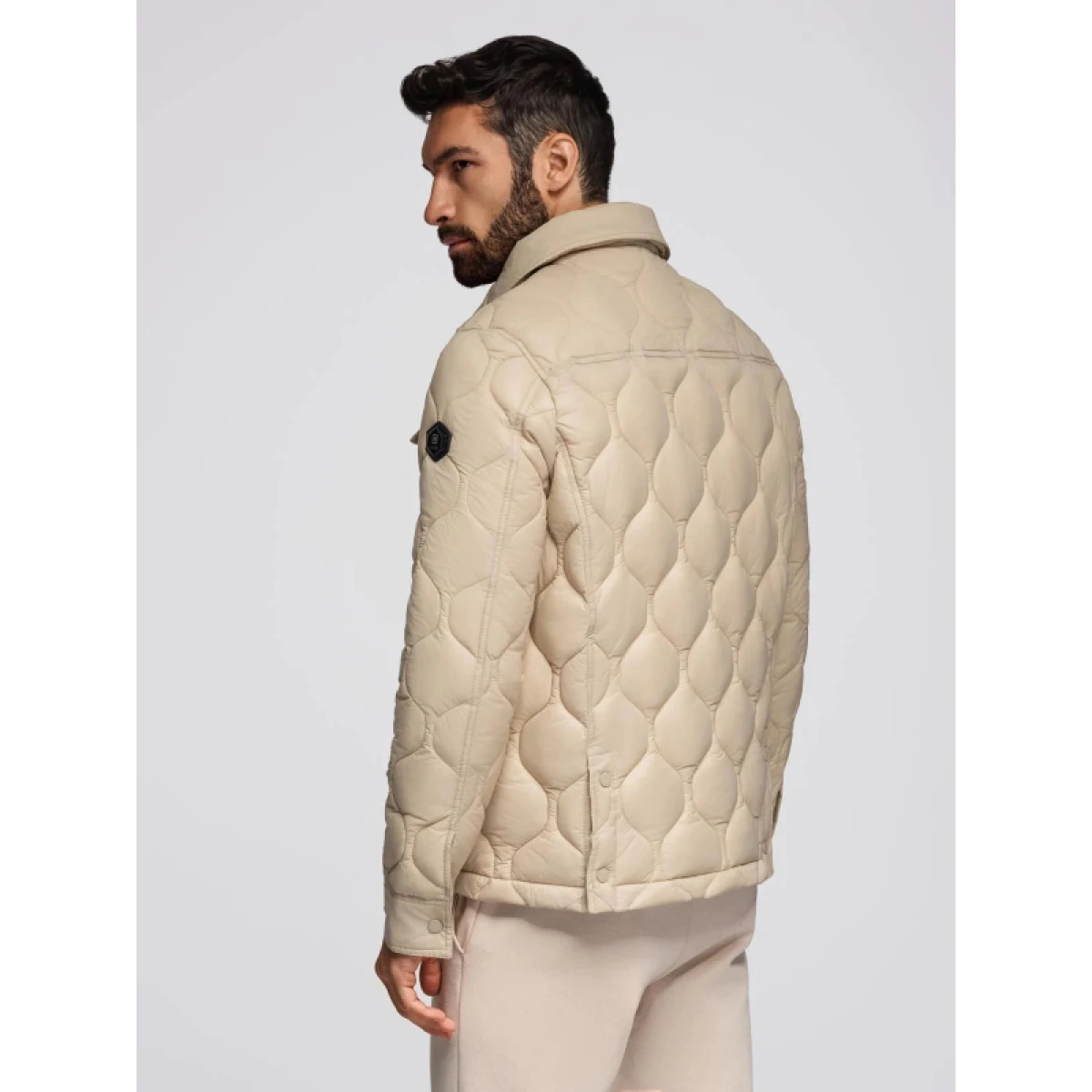 Pánska bunda s kapucňou OMBRE Jacket OM-JALP-0215 V-1 beige · záber 4