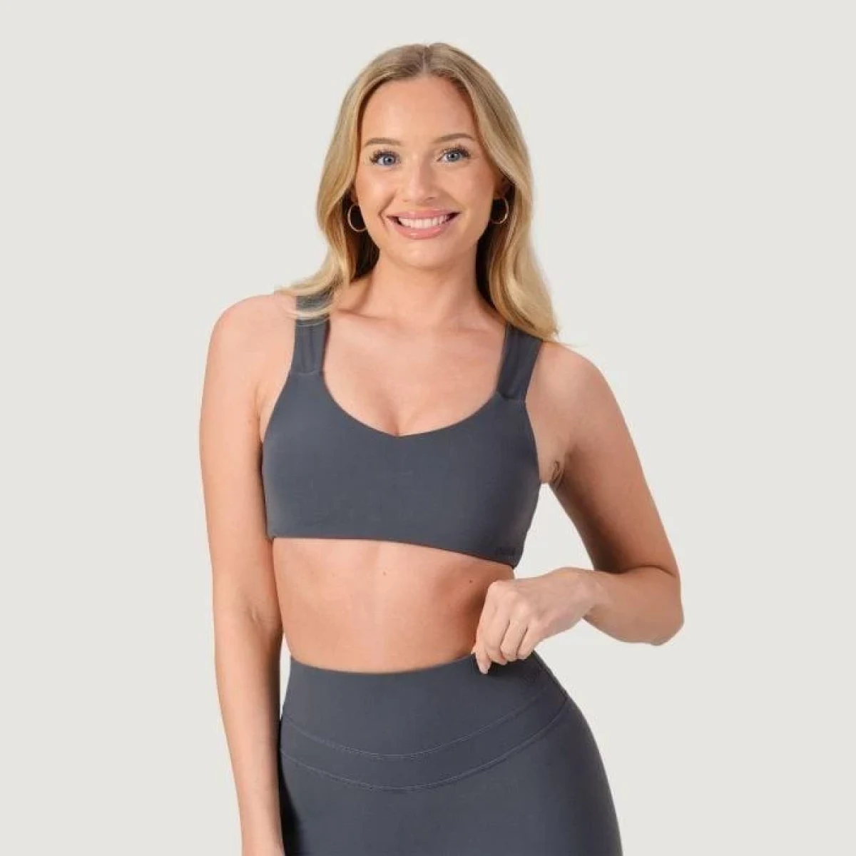 GymBeam Sportovní podprsenka NEO - Velikost: XS | Barva: sivá | Hmotnost: 0,09 kg | Balení: 120 · záber 6