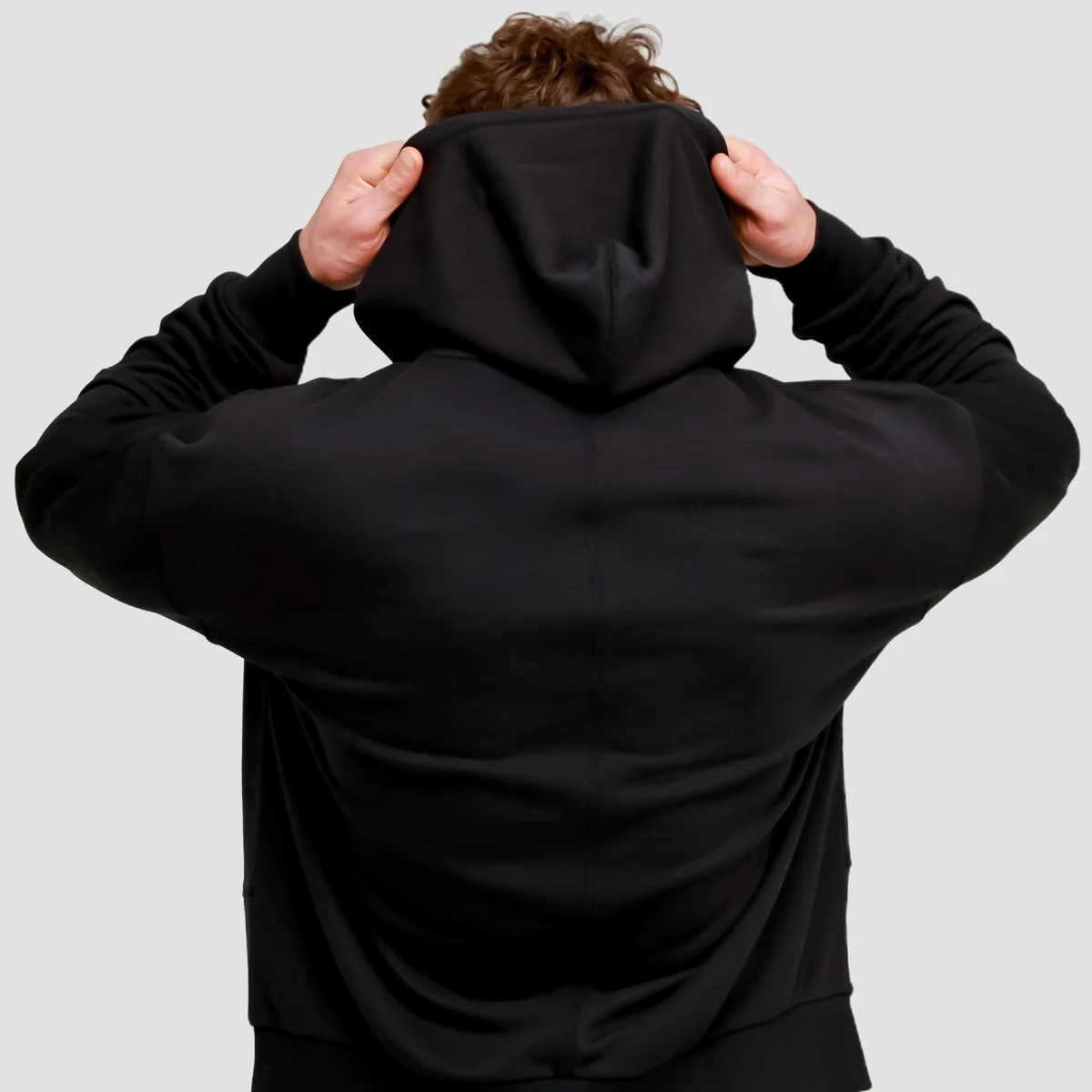 GymBeam Unity Hoodie Black - Barva: Čierna | Hmotnost: 0,83 kg · záber 4