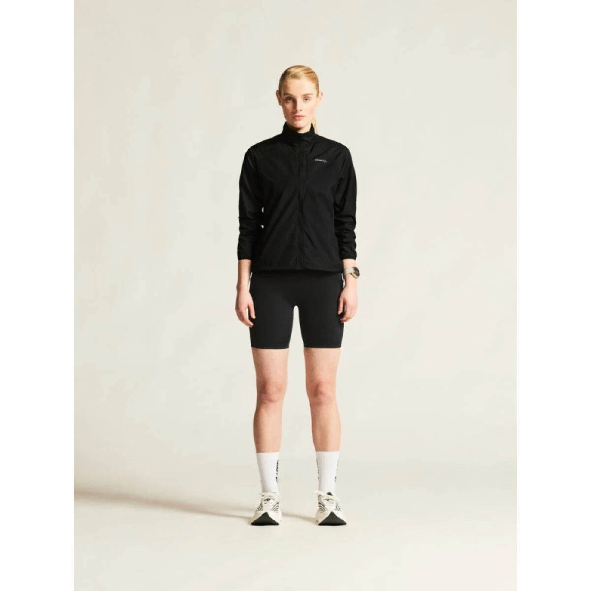 Dámska bežecká bunda CRAFT ESSENCE WIND JACKET 2 W · záber 3