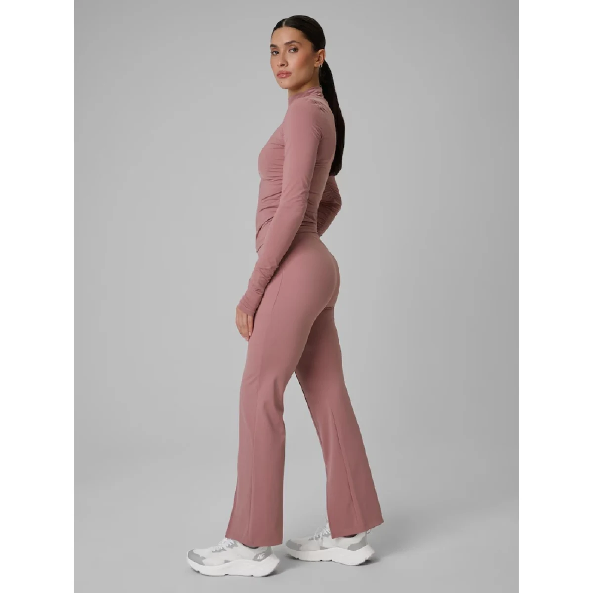 Dámske legíny 4F TIGHTS FNK F405-56S-LIGHT PINK · záber 5