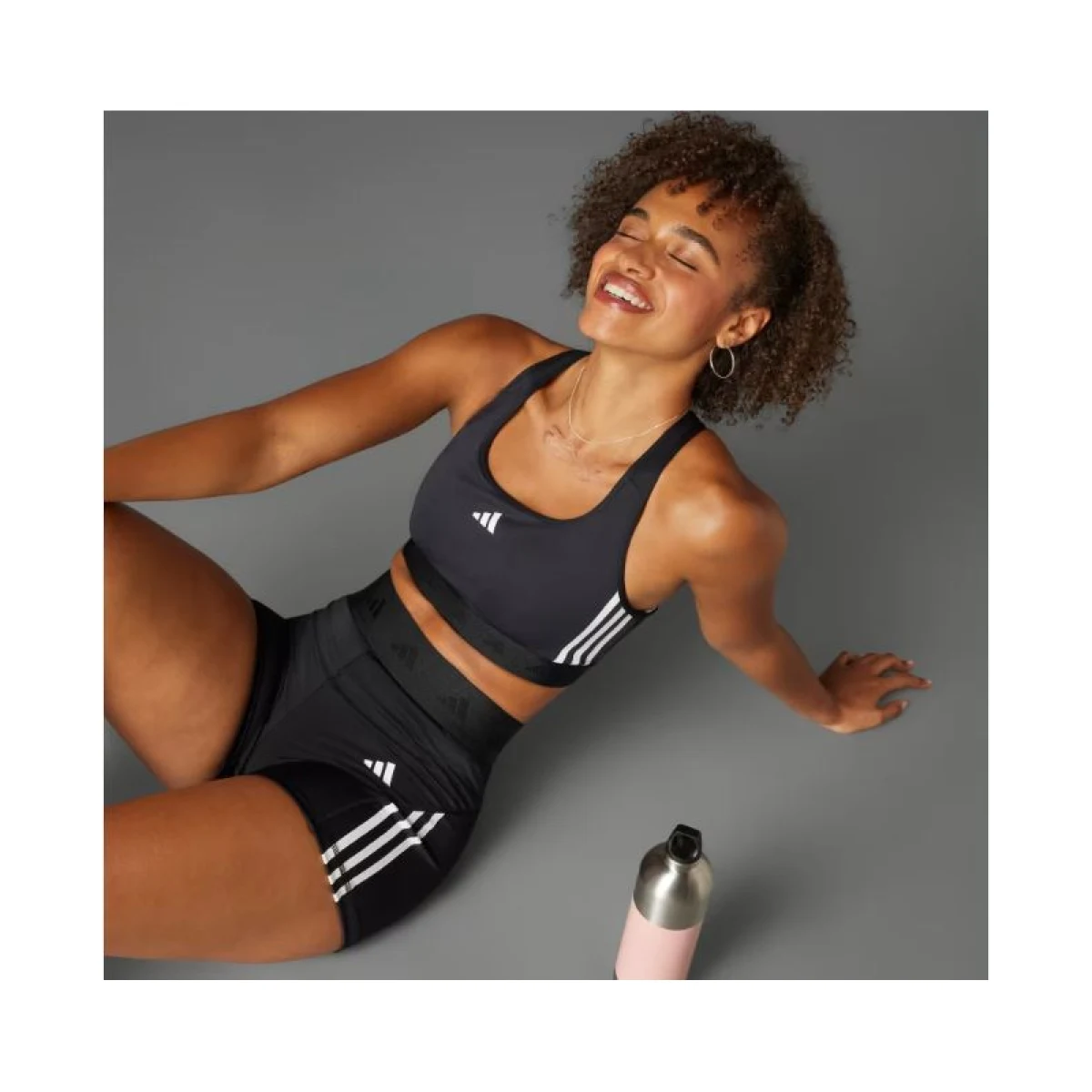 Dámske tréningové kraťasy ADIDAS HYGLM 3INCH BLACK WHITE · záber 4