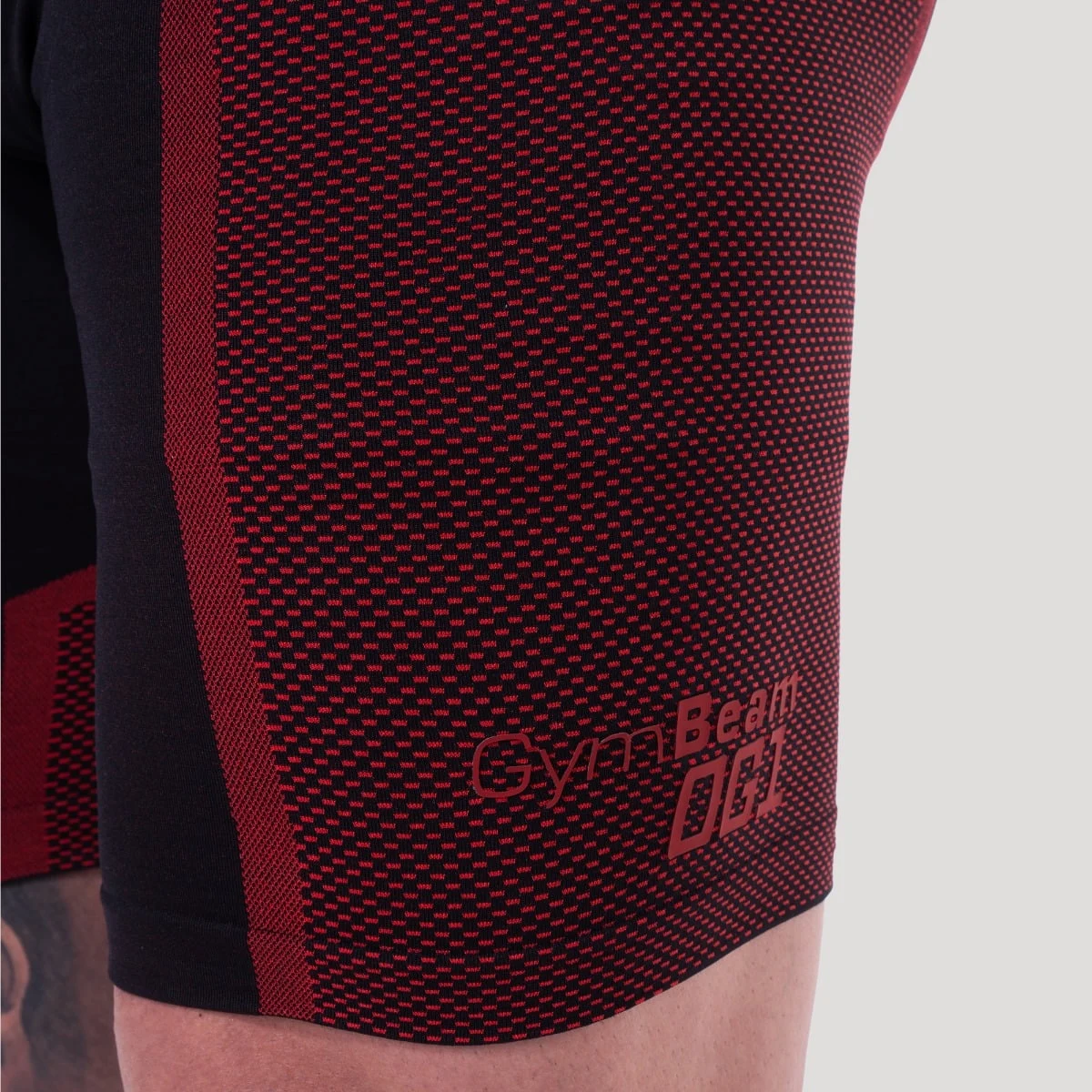 GymBeam OG1 Seamless Shorts Black/Red - Méret: S | Szín: Fekete | Tömeg: 0,14 g | Csomag: 118 · záber 3