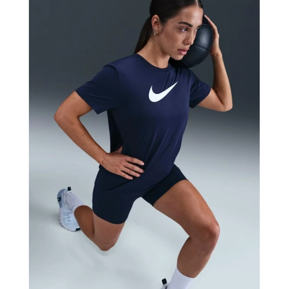 Dámske tréningové tričko s krátkym rukávom NIKE W NK DF TEE RLGND HBR MIDNIGHT NAVY WHITE · záber 4