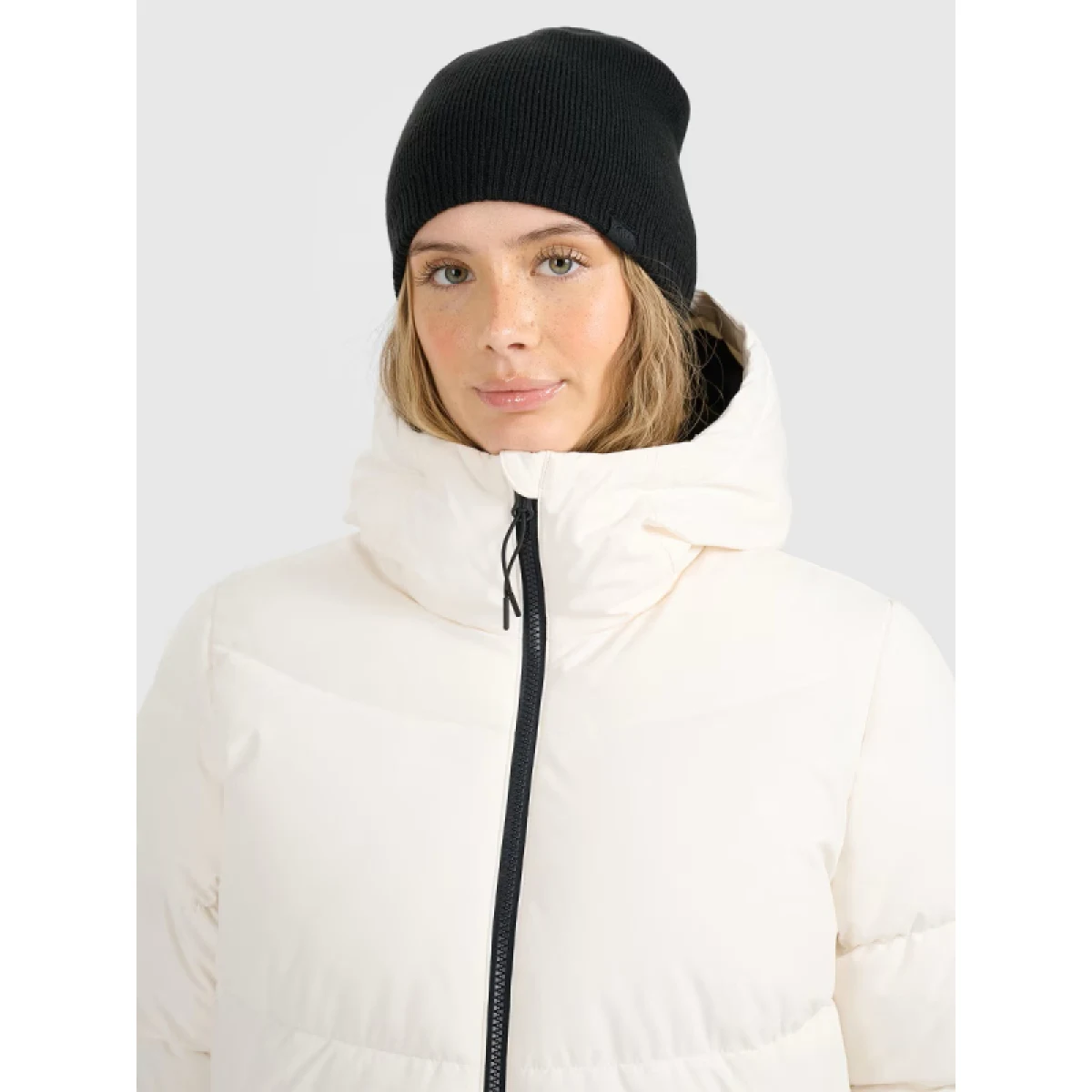 Zimná čiapka 4F CAP WMM00ACAPU633-20S DEEP BLACK · záber 4