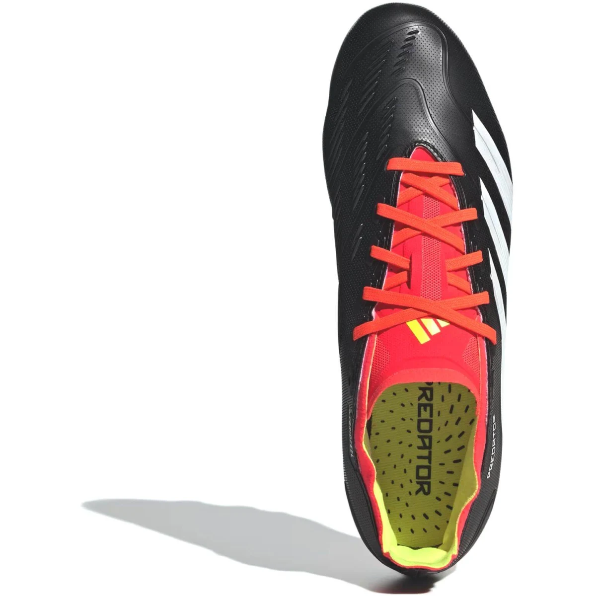 Adidas Predator 24 League Low MG - 42 ⅔ · záber 2