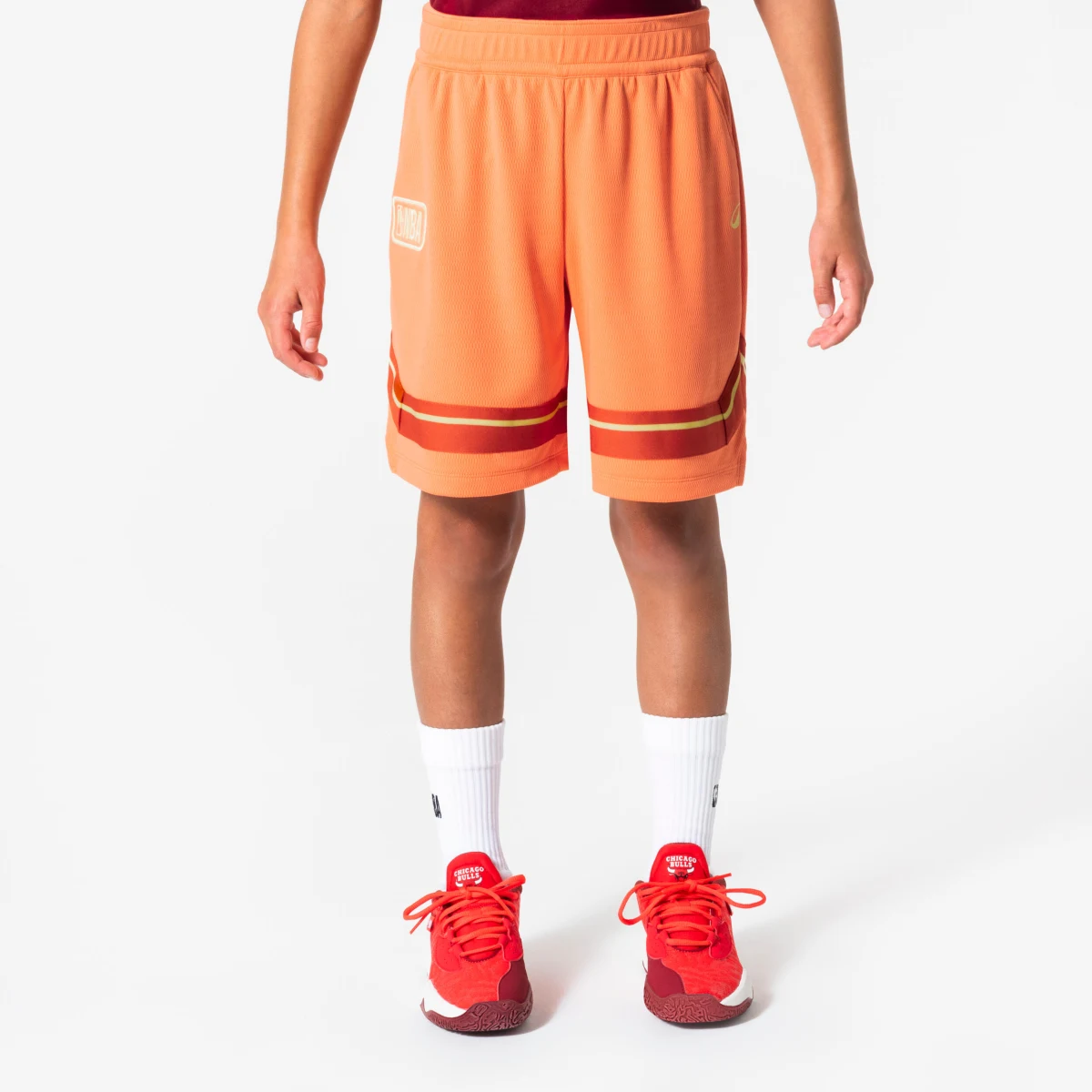 TARMAK Detské basketbalové šortky NBA SH900 oranžové 12-13 r (151-160 cm) · záber 1