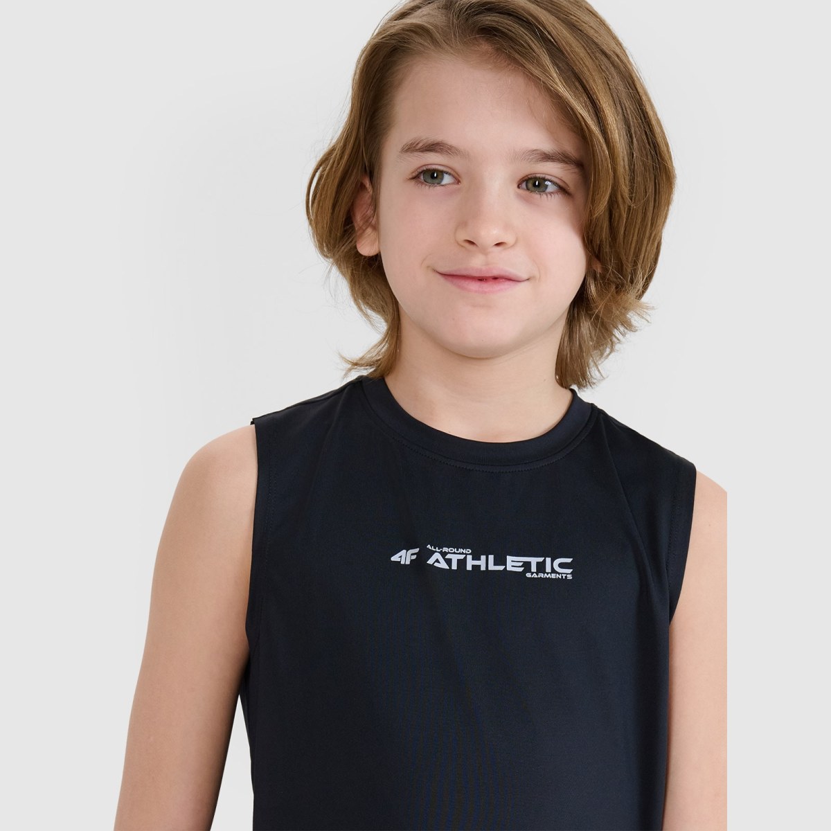 Chlapčenský rýchloschnúci športový tank top - čierny · záber 1