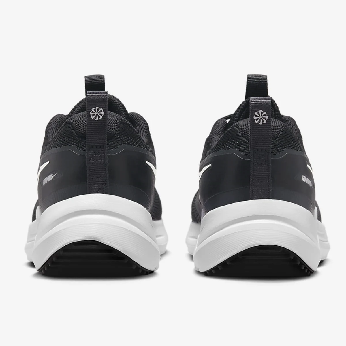 Nike Cosmic Runner Kids - Velikost: 37,5 | Barva: Čierna · záber 5