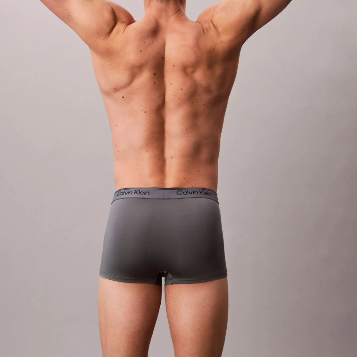Pánske boxerky CALVIN KLEIN 5 PACK - Relaxed Dart Trunks Icon Cotton Stretch 3-Pack black w chalk logo black w currie · záber 4