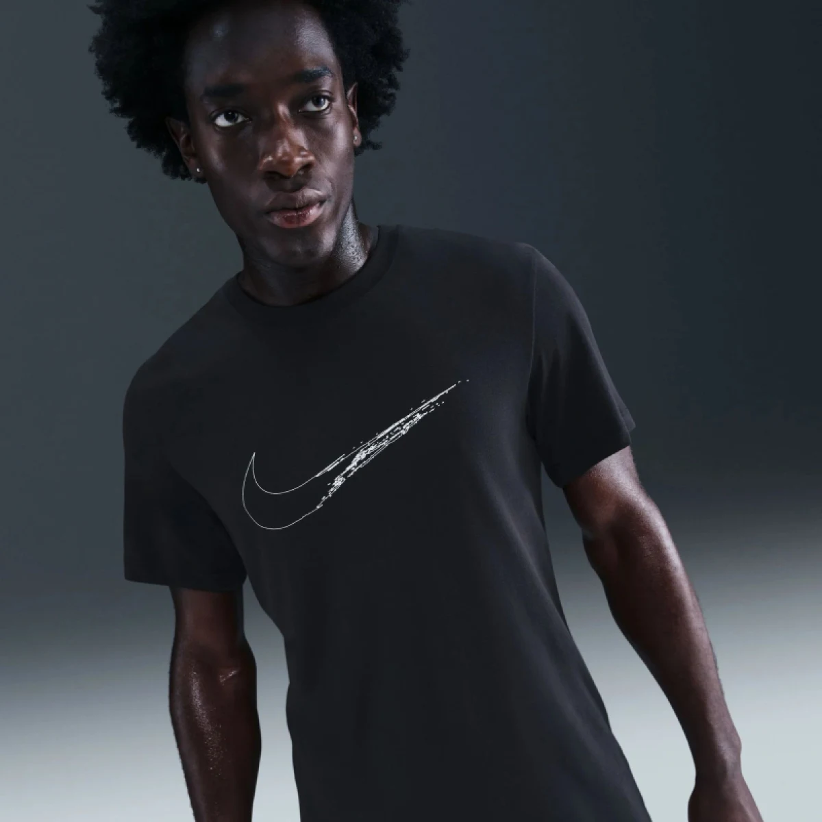 Pánske tréningové tričko s krátkym rukávom NIKE M NK DF TEE HBR BLACK WHITE · záber 2