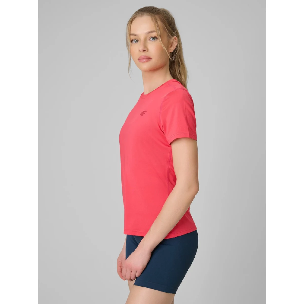 Dámske tréningové tričko s krátkym rukávom 4F TSHIRT FNK F1846-63S-CORAL · záber 3