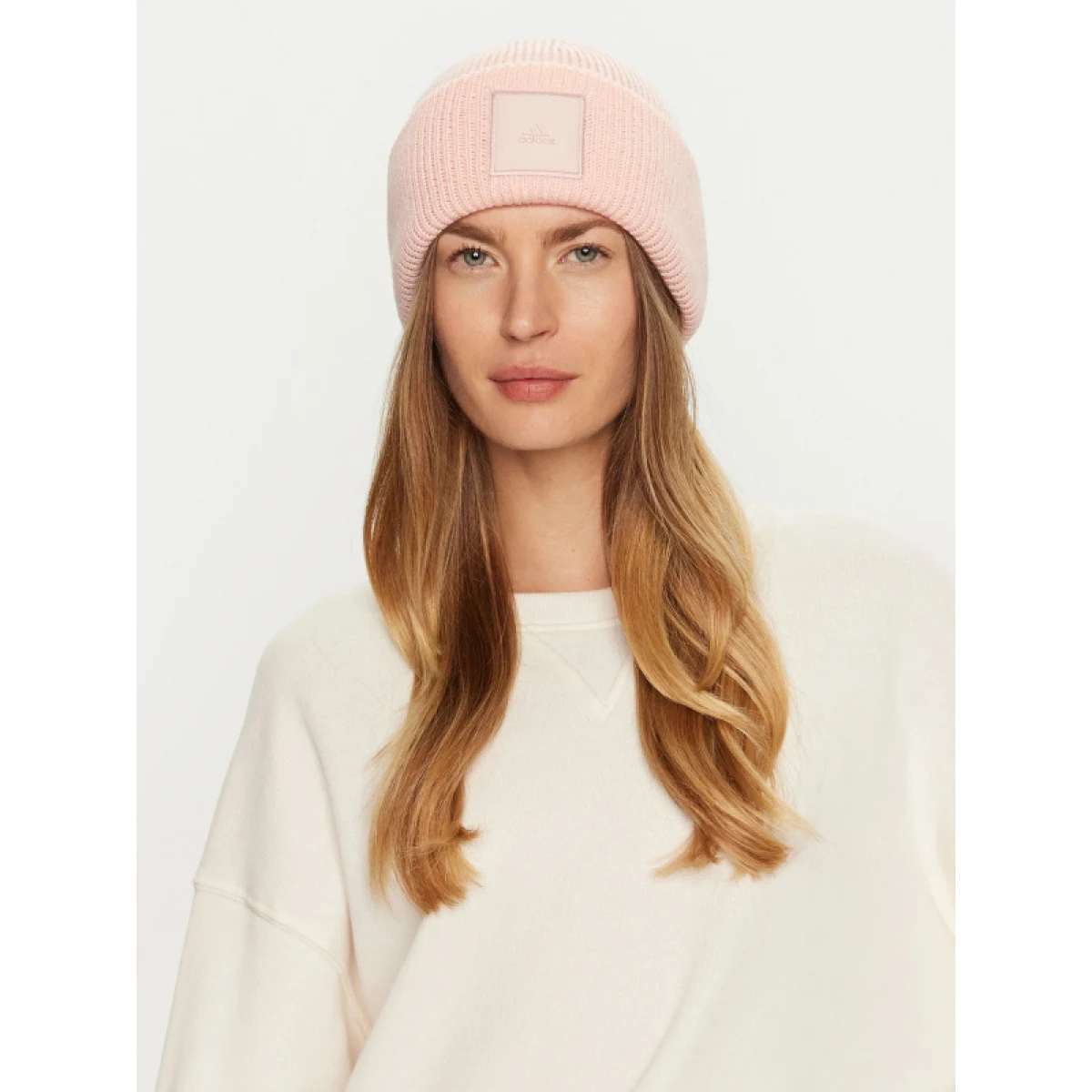 Dámská zimní čepice ADIDAS WID CUFF BEANIE SANPIN · záber 4