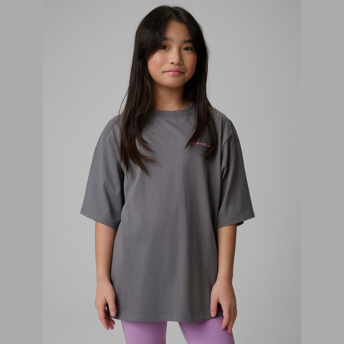 T-shirt loose s potlačou dievčenský - sivý · záber 2