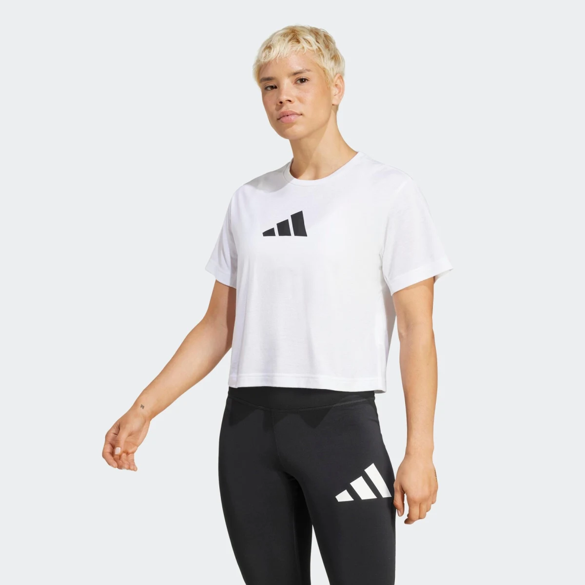 ADIDAS ADIDAS dámske tričko s potlačou loga biele XS · záber 1