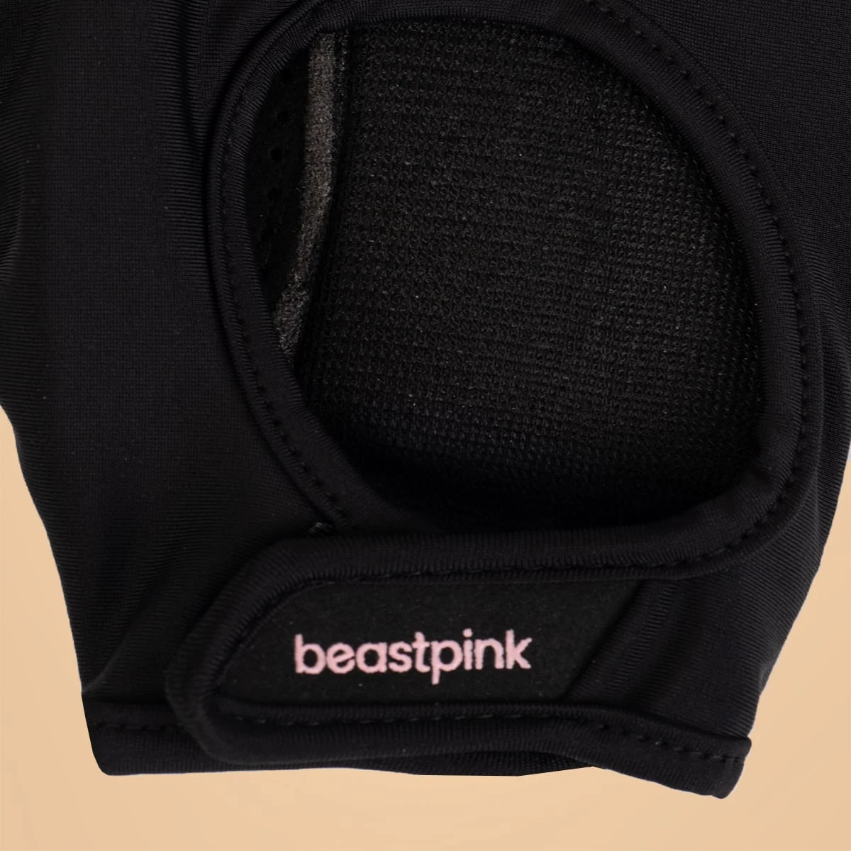 BeastPink Dámské fitness rukavice Hyper Black · záber 3