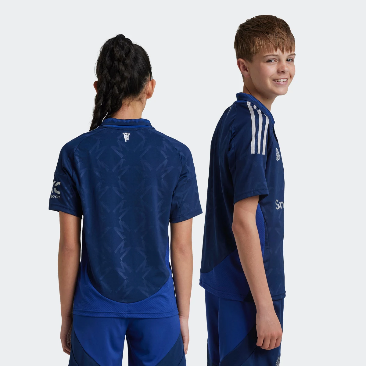 ADIDAS Detský hosťujúci dres Manchester United 24/25 8 rokov · záber 2