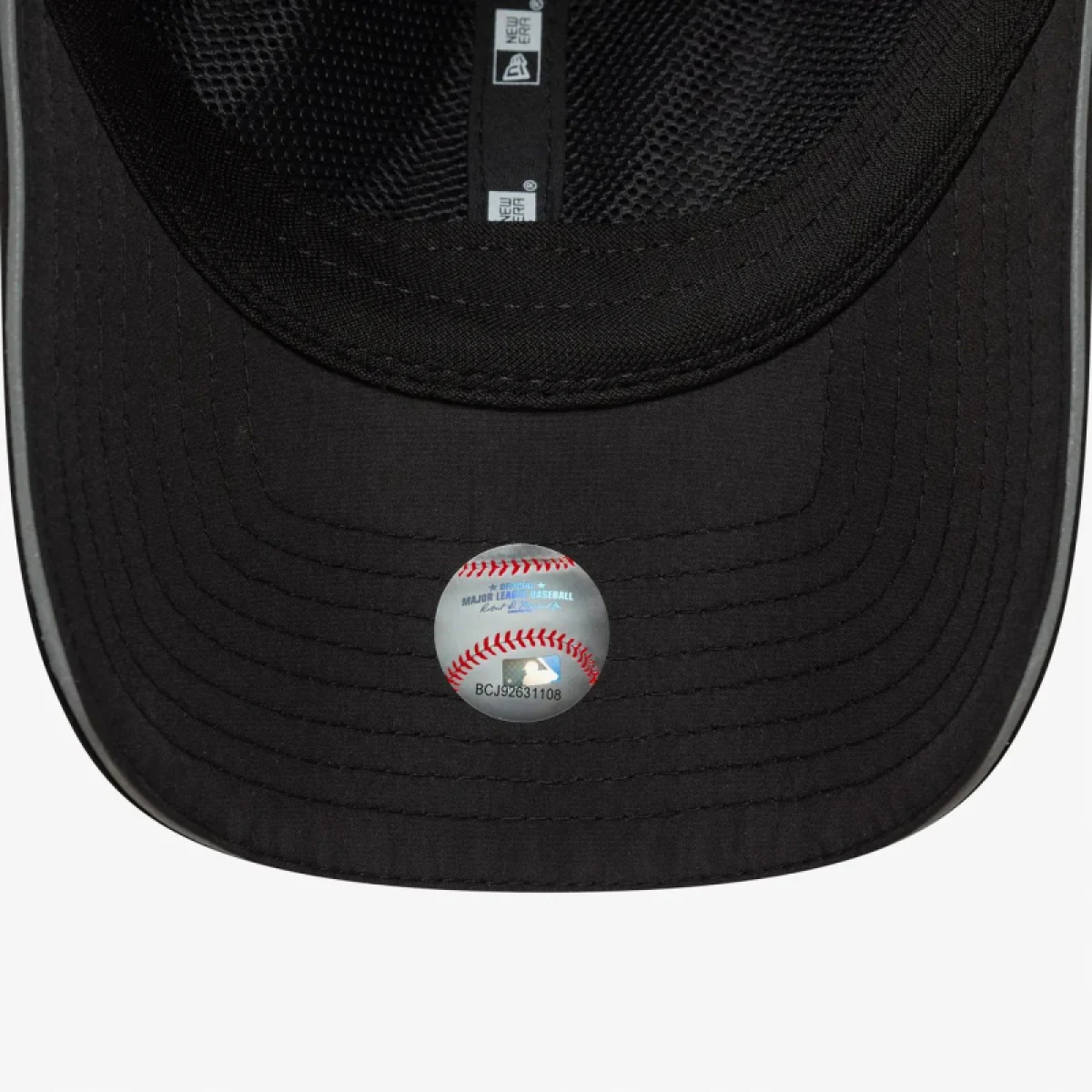 Dámská kšiltovka NEW ERA OPEN BACK CAP WMNS MLB NEW YORK YANKEES BLK · záber 4