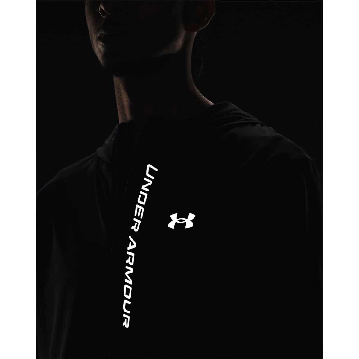 Under Armour Men‘s Outrun The Storm Jacket Black - Velikost: XL | Barva: Čierna | Hmotnost: 0,61 kg · záber 3