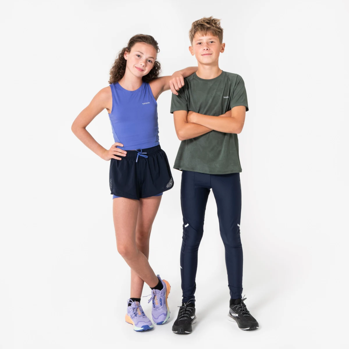 KIPRUN Dievčenské bežecké šortky Dry+ 900 2v1 priedušné čierne 12-13 r (149-159 cm) · záber 2