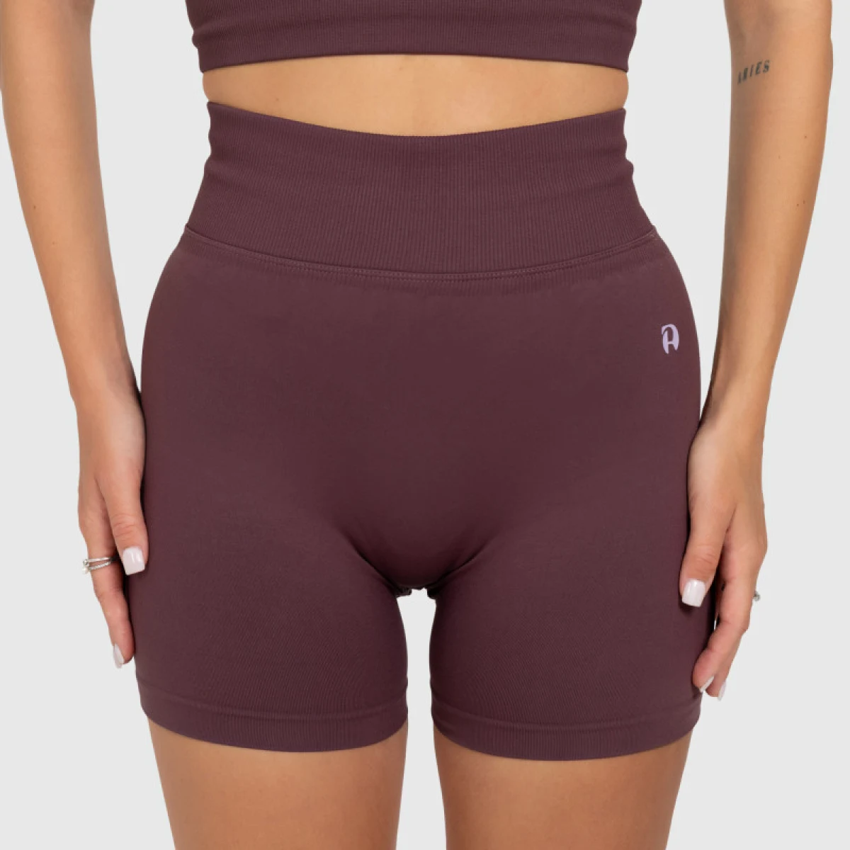 Dámske športové šortky Iron Aesthetics Ultimate, plum · záber 2