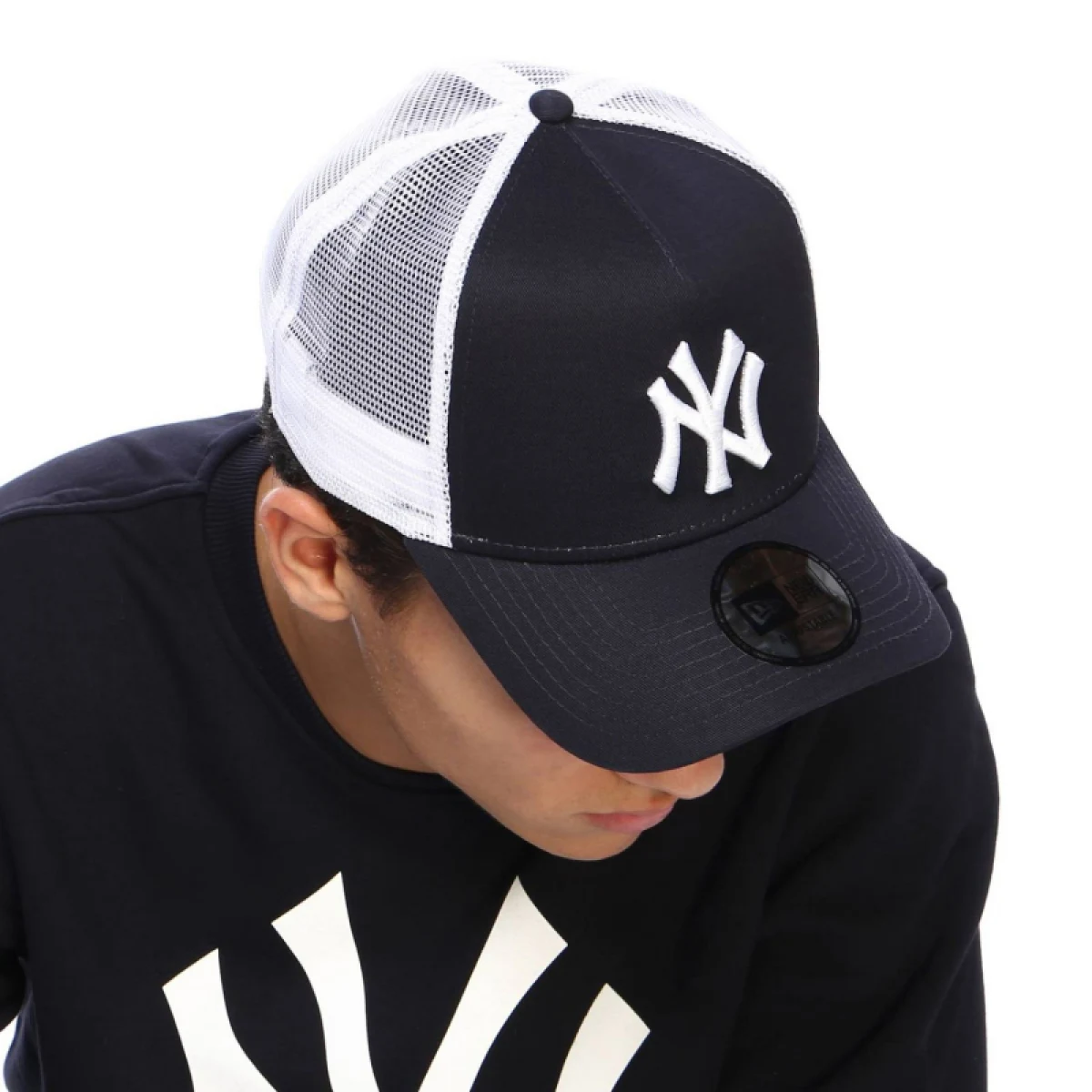 Kšiltovka NEW ERA clean trucker 2 NEYYAN-NVYWHI · záber 5
