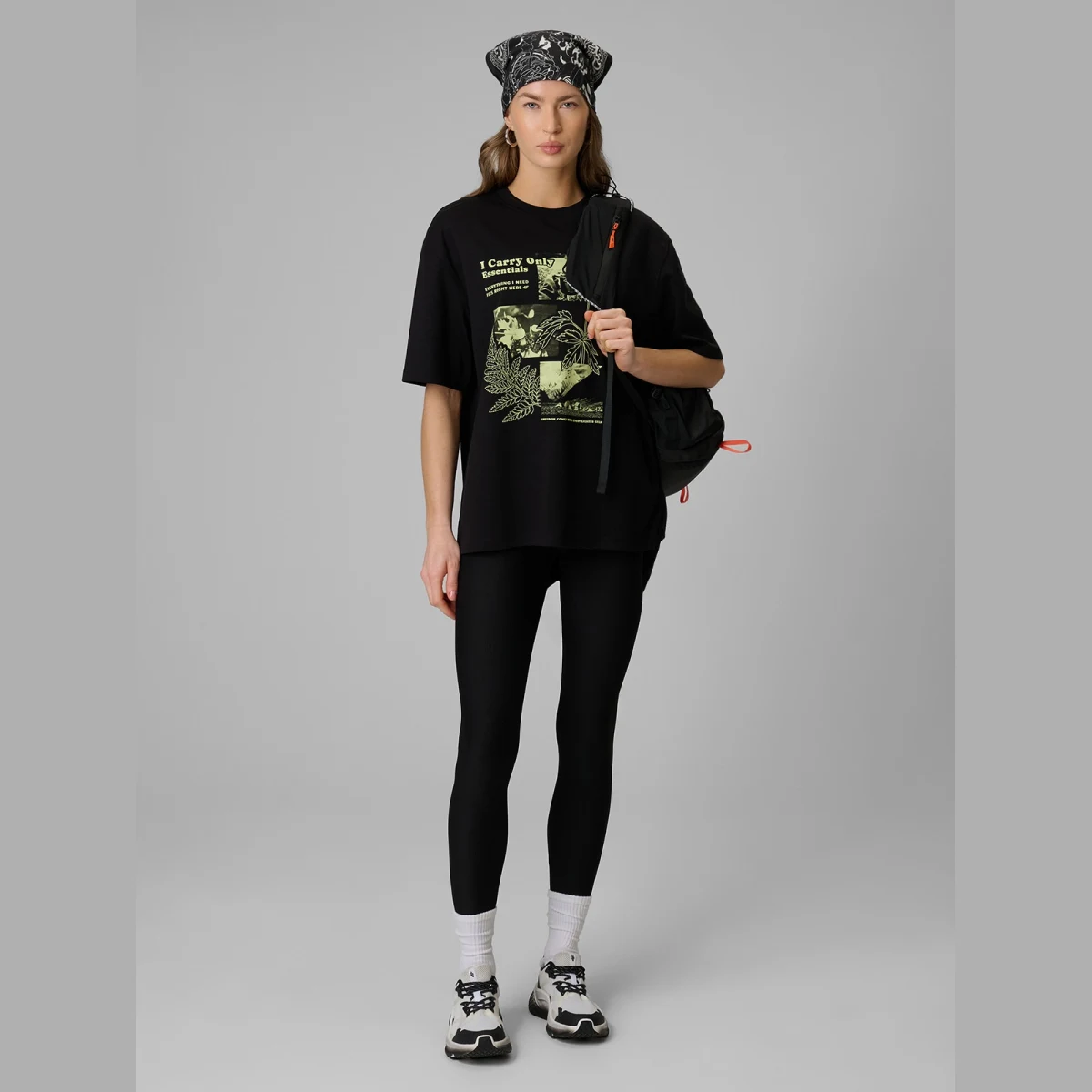 T-shirt loose s potlačou dámsky - čierny - Farba: čierna · záber 6