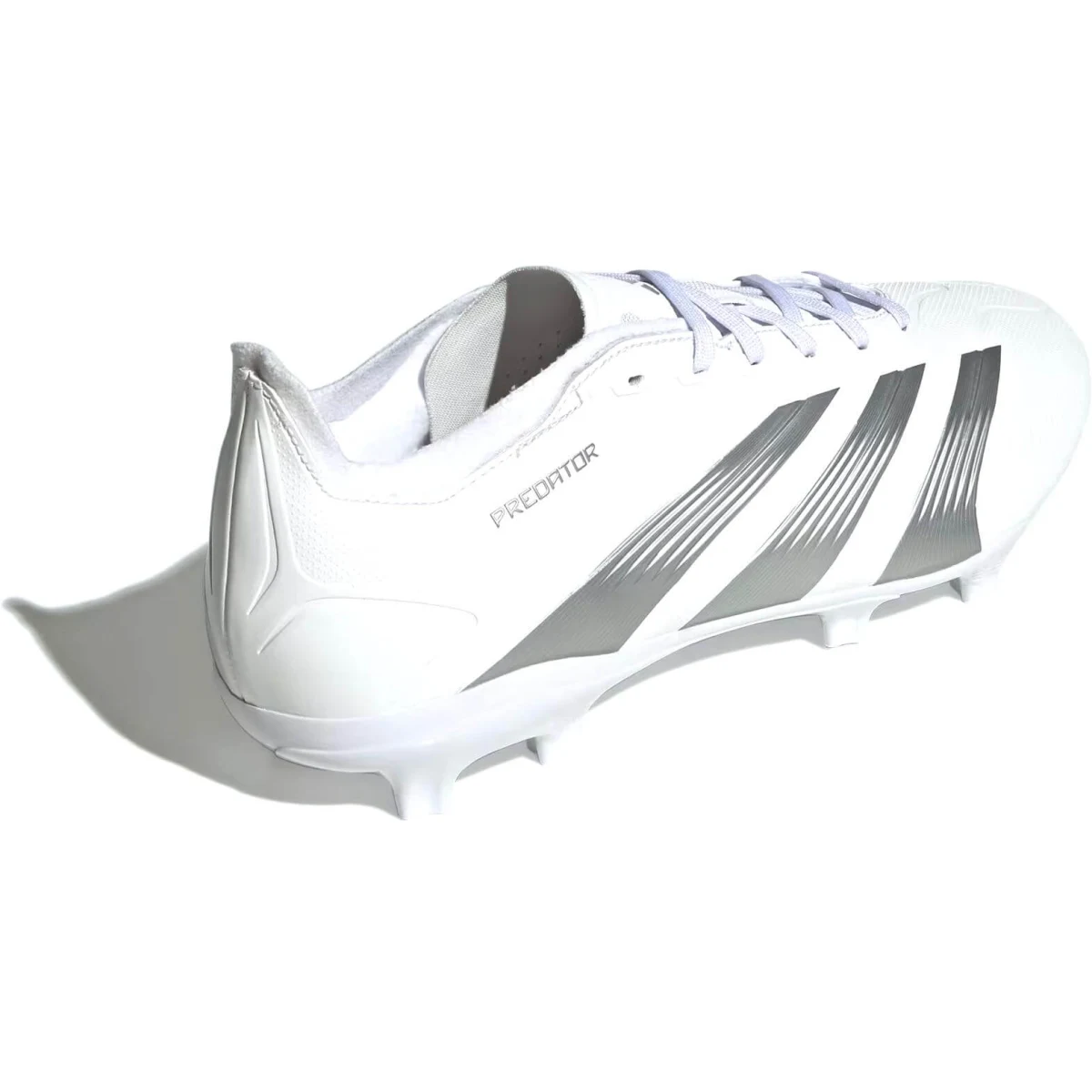 Adidas Predator 24 League Low FG - 42 · záber 3