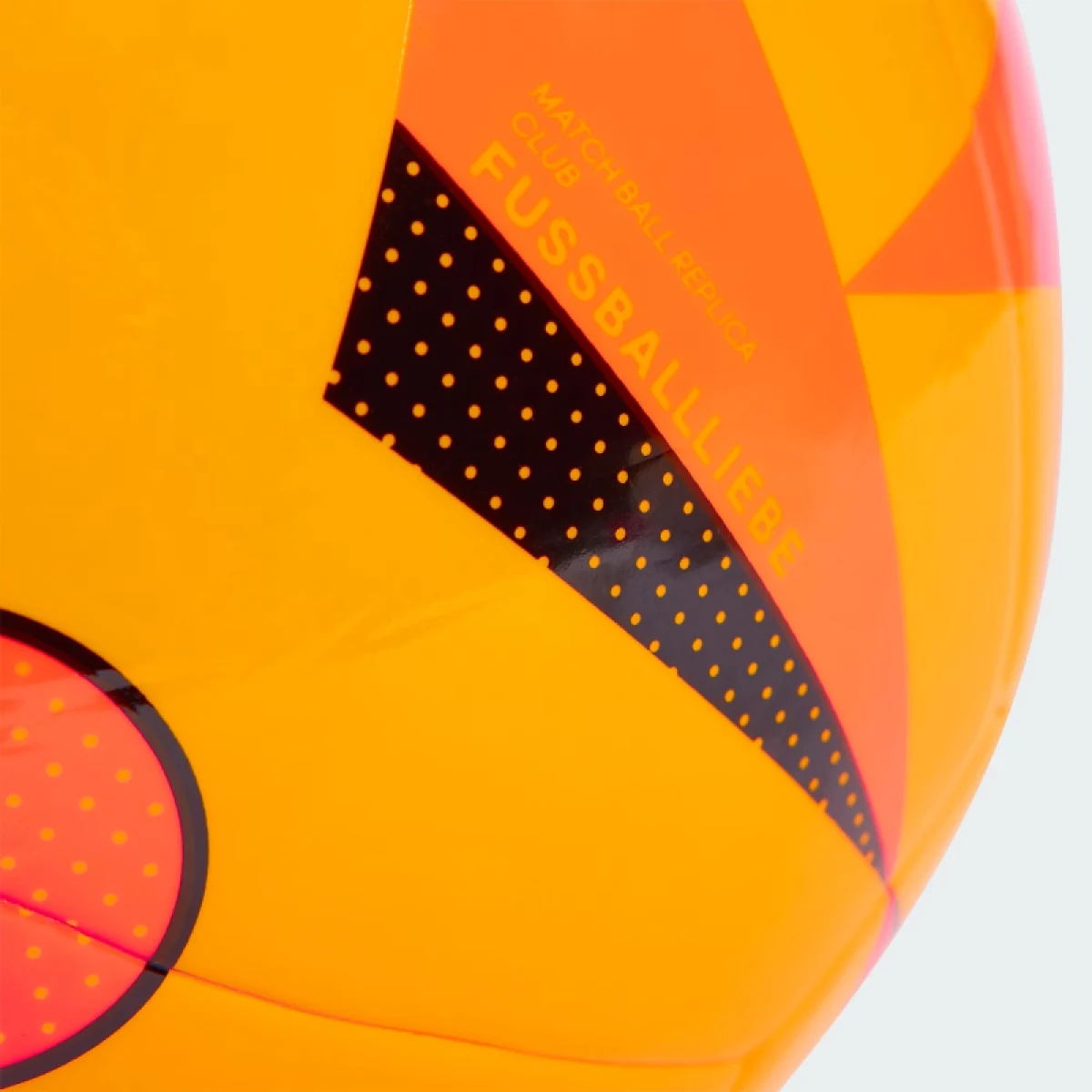 Fotbalový míč ADIDAS EURO24 CLB SOGOLD SOLRED BLACK · záber 4