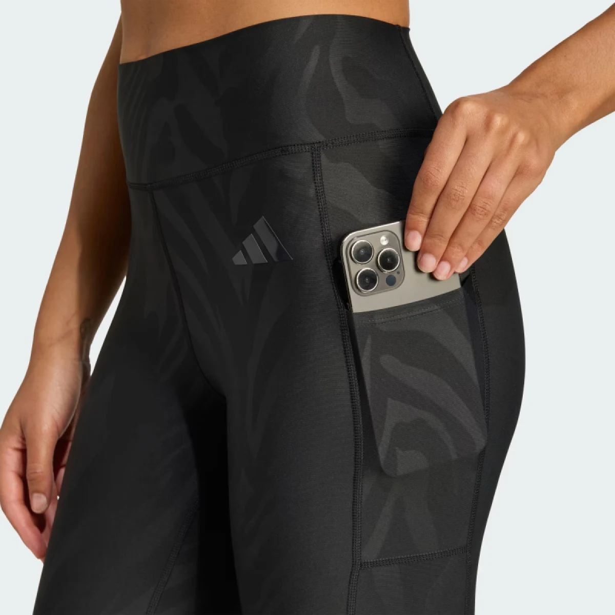 Dámske legíny ADIDAS OPTIME AOP BLACK · záber 5